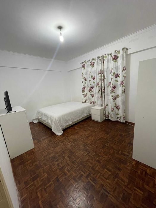 Quarto ao pé metro REBOLEIRA solteiro/casal