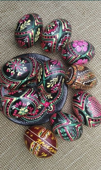 Статуэтки, фигурки, писанки и др.