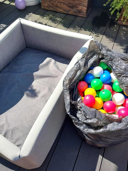 Sprzedam basen z kulkami w dobrym stanie