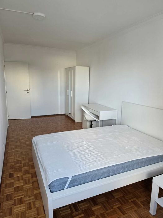 Quarto brilhante em Rua Actriz Palmira Bastos em Marvila