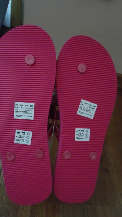 r.40 NOWE japonki 4F klapki NOWE w kwiaty