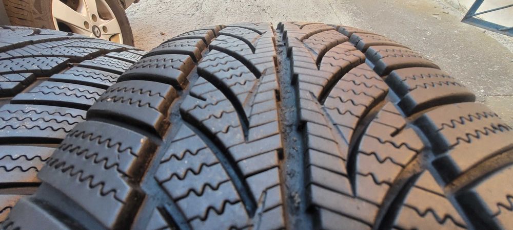 235 / 65 R  17  Sportiva  / Komplet