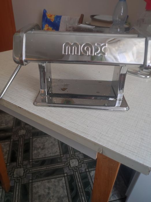 Машинка для розкатки тіста