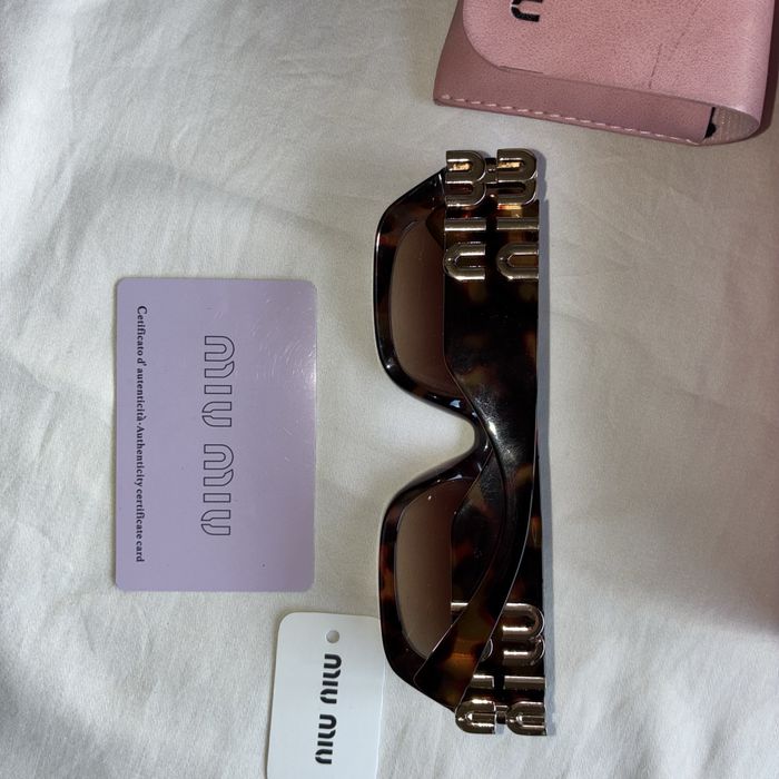 Oculos de Sol MIUMIU