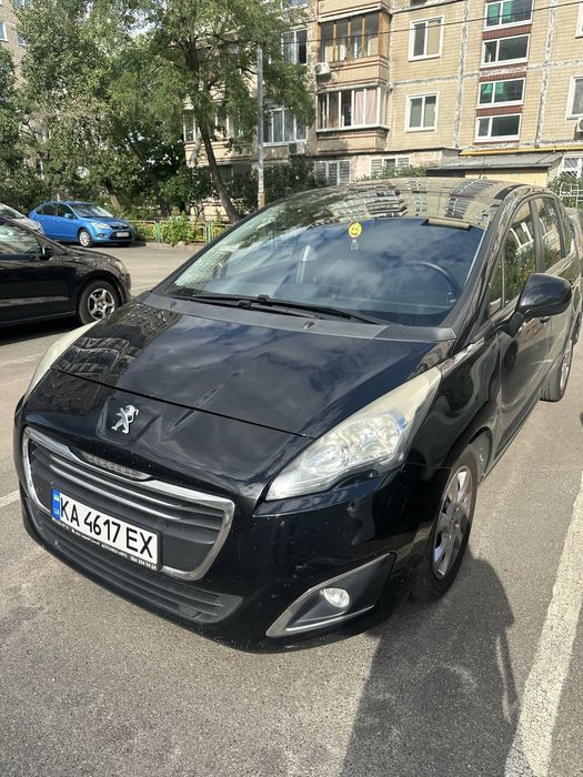 Автомобіль Peugeot 5008 2015