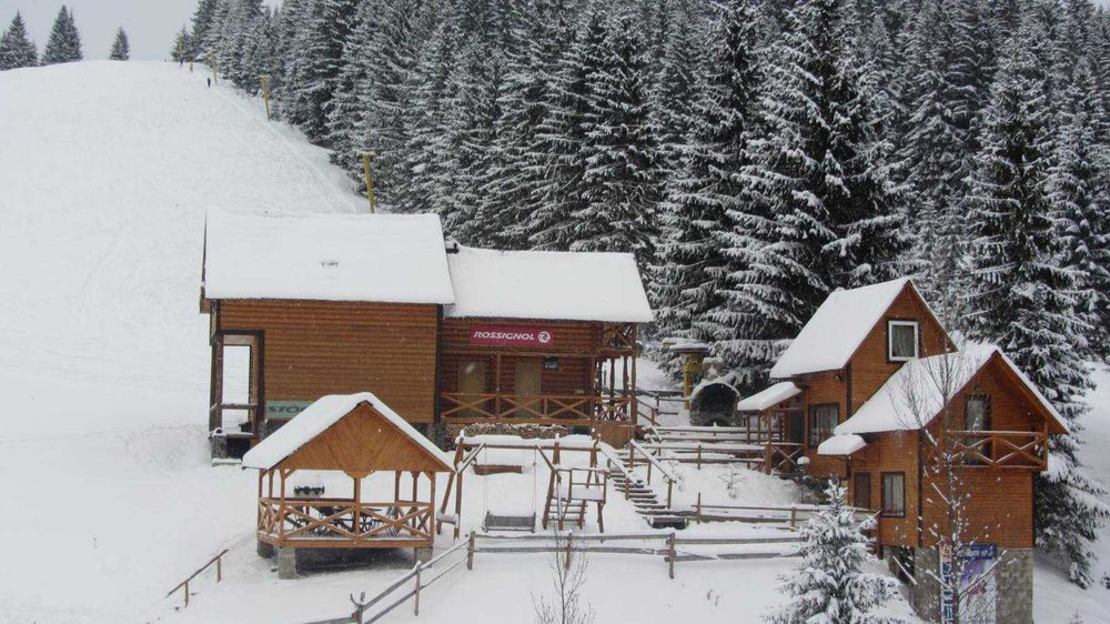 Продається база відпочинку "Яблуницький Перевал" с. Яблуниця