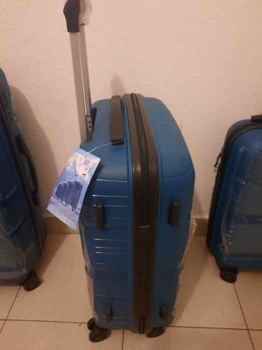 Trolleys de viagem NOVOS