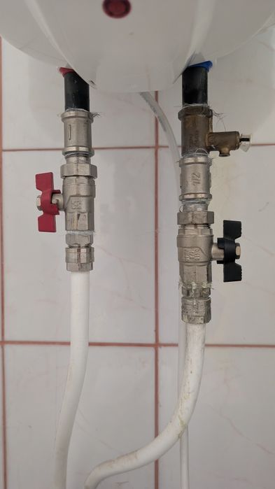 Продам бойлер Aston 100 л користувались 8 місяців