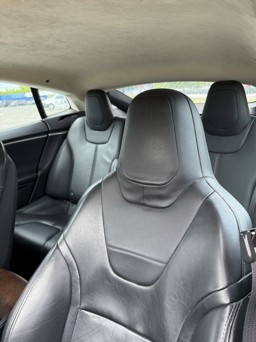 Tesla Model S 75 kwt 2013 г