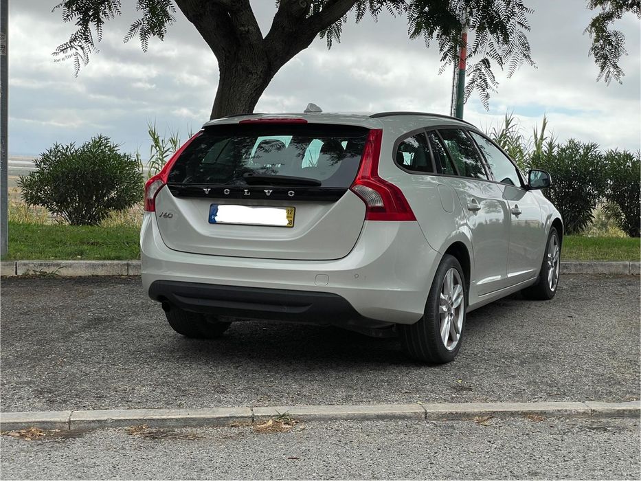 Volvo V60 D2 MOMENTUM