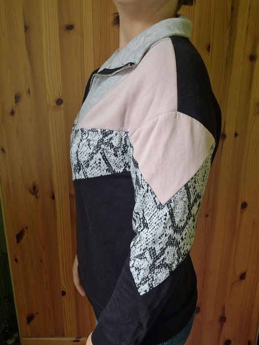 Bluza trzy kolory wzór zwierzęcy wąż Papaya Animal print czarna róż