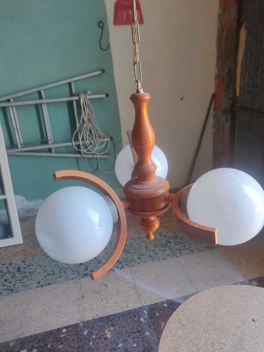 Candeeiro de madeira