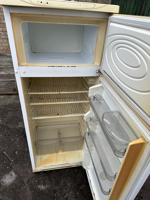 Продам холодильник