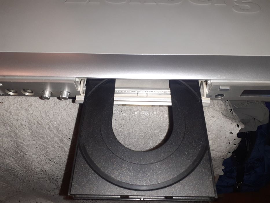 Медіапрогравач, DVD-плеєр Elenberg