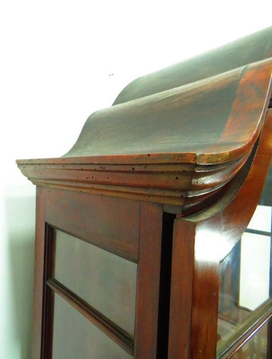 Cristaleira estilo inglês.