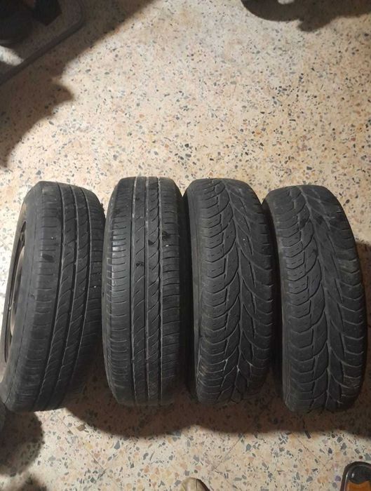 Conjunto de Jantes com pneus