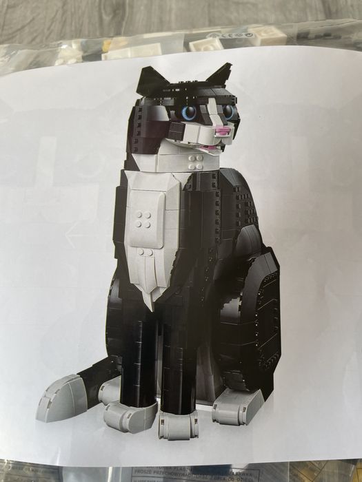 Gato Branco e Preto Lego 1710 peças