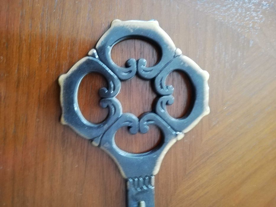 Ключ- ключница на 5 крючков