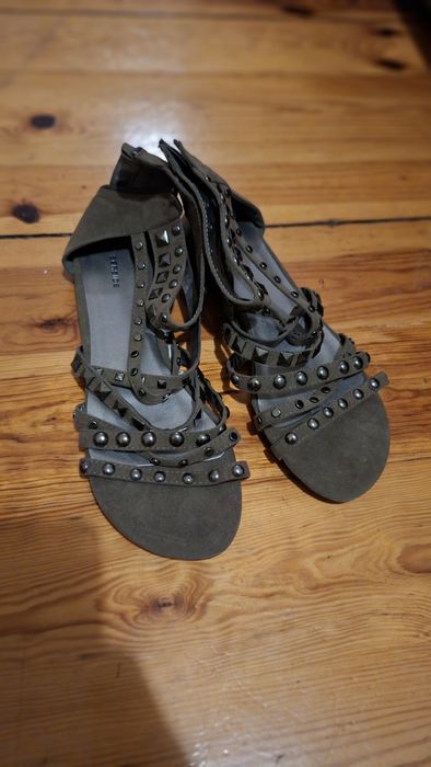 Botas e Tennis usados