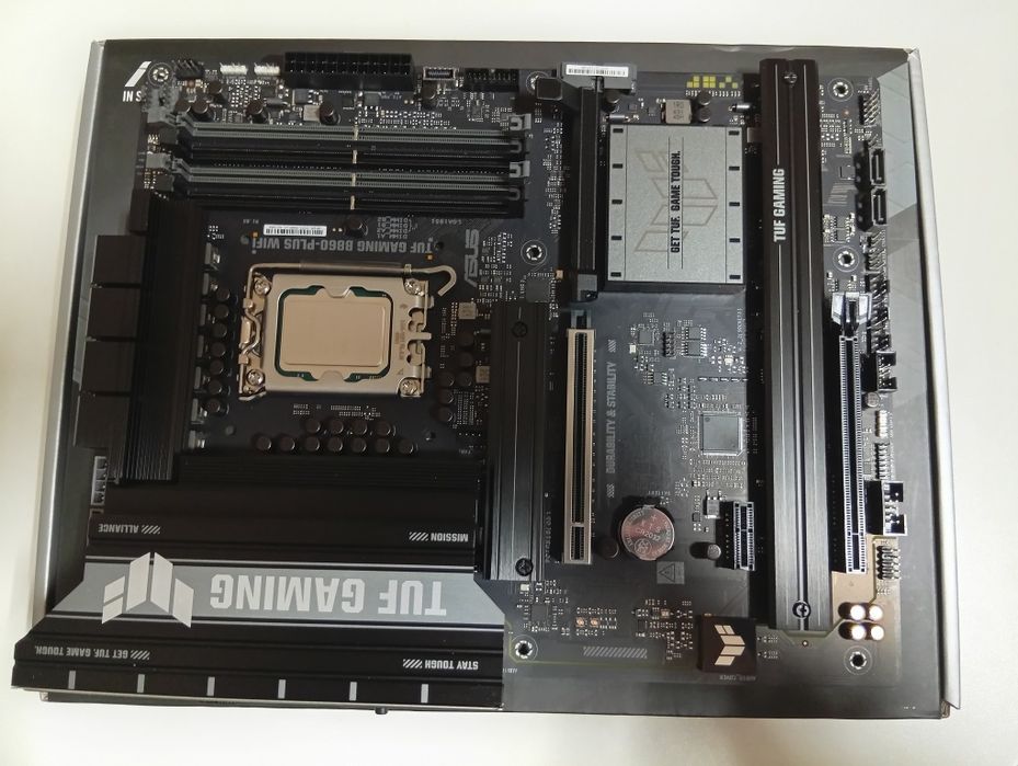 Motherboard Asus tuf-gaming 860 plus Wi-Fi