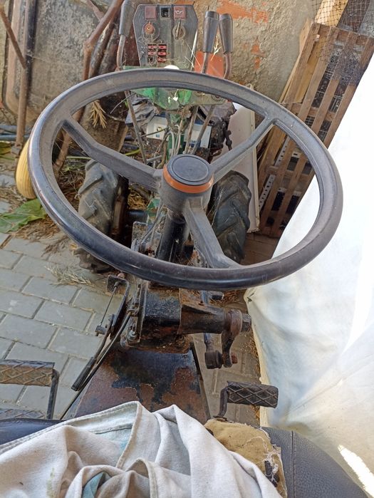 Moto cultivador com reboque