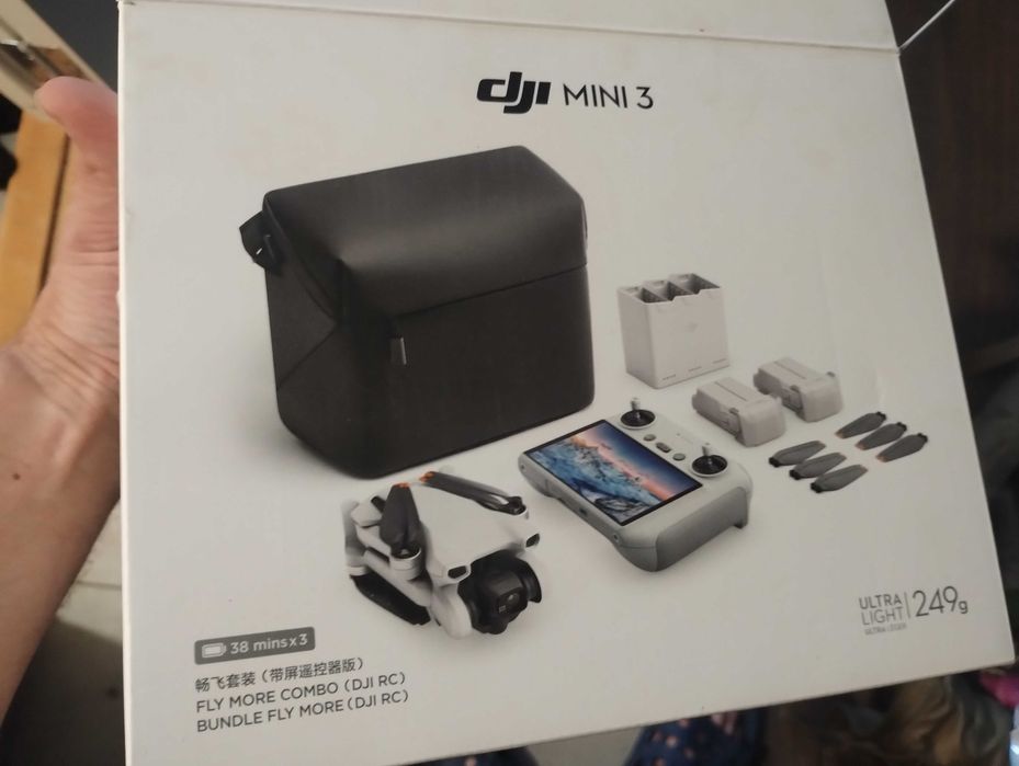 Квадрокоптер DJI Mini 3 Fly More Combo  (RC) набір