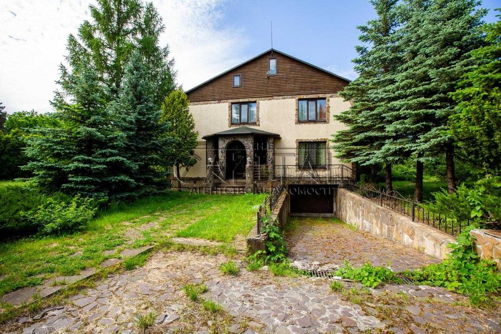 Пропонується до продажу заміська резиденція в с. Крушинка, Васильківський район, Київська область.
