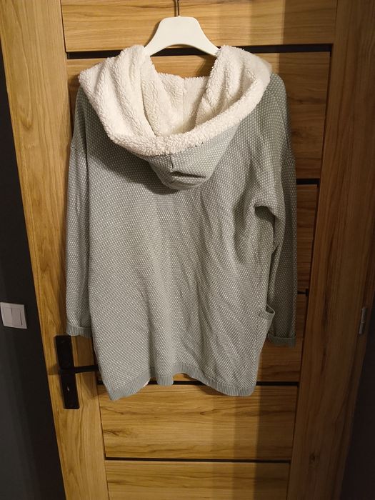 Sweter damski z kapturem XL