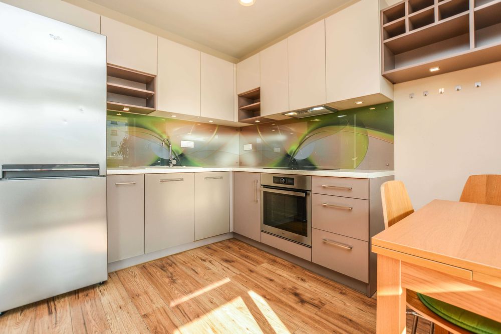 Ruczaj / ul. Miłkowskiego 11a / budynek "Konstelacja"