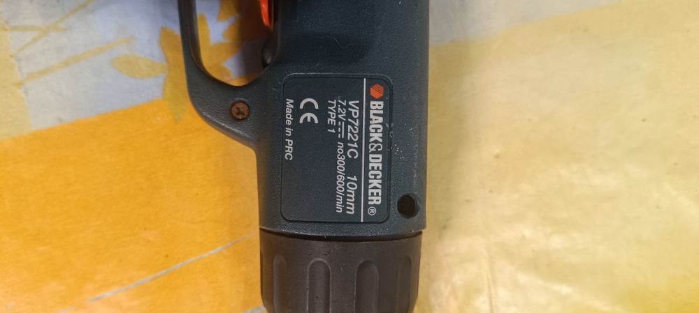 Aparafusadora black&Decker VP 7221C