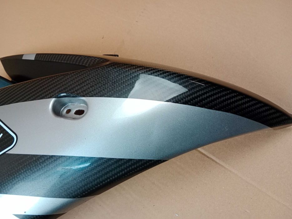 Triumph Daytona 765 Moto 2 Prawy Bok Boczek Owiewka Boczna Carbon