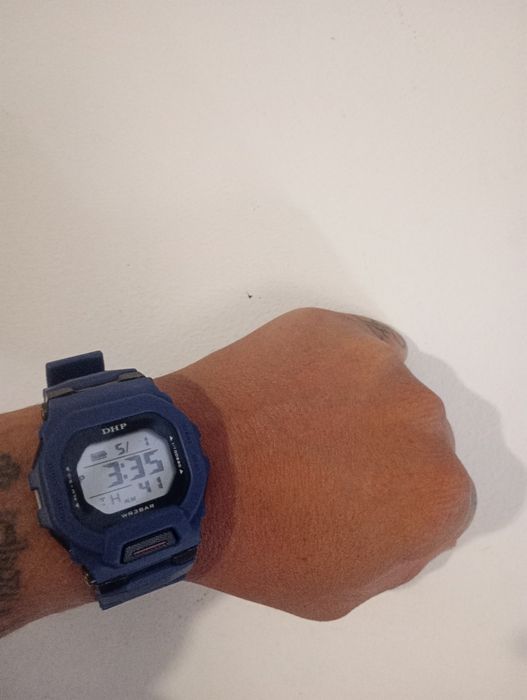 Relogio DHP. Muito semelhante ao gshock gw 5600. Azul marinho