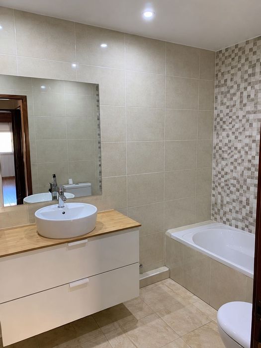 T3 Luminoso em Excelente Estado | Caxias | Disponível a 1 de Julho