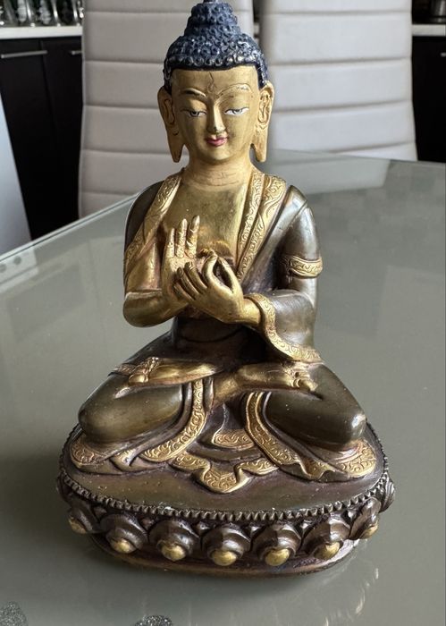 Статуэтка  Будды Шакьямуни,позолоченая медь, Тибет 19 век.