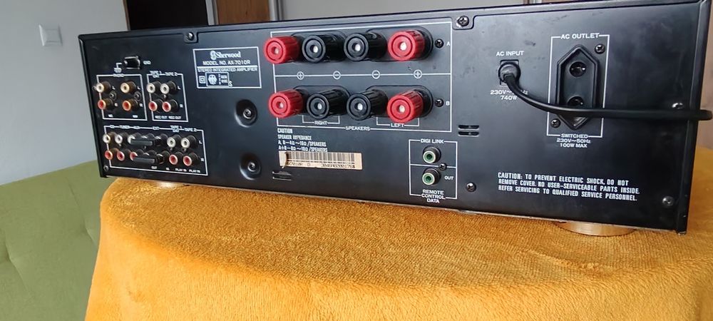 Wzmacniacz SherwoodAX 7010R. Pięknie grający