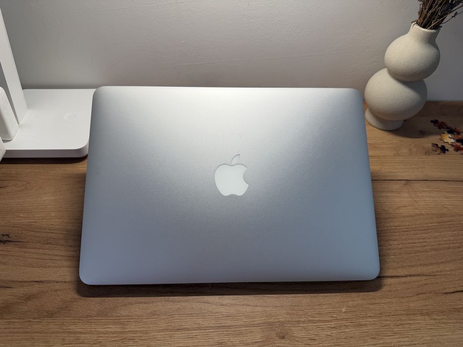 MacBook Pro 13’ 2015 Intel i5 16Gb RAM 256Gb SSD новий акб