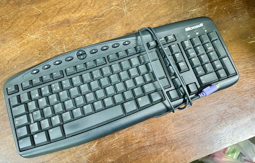 Vendo teclado Microsoft Wired Keyboard 500
