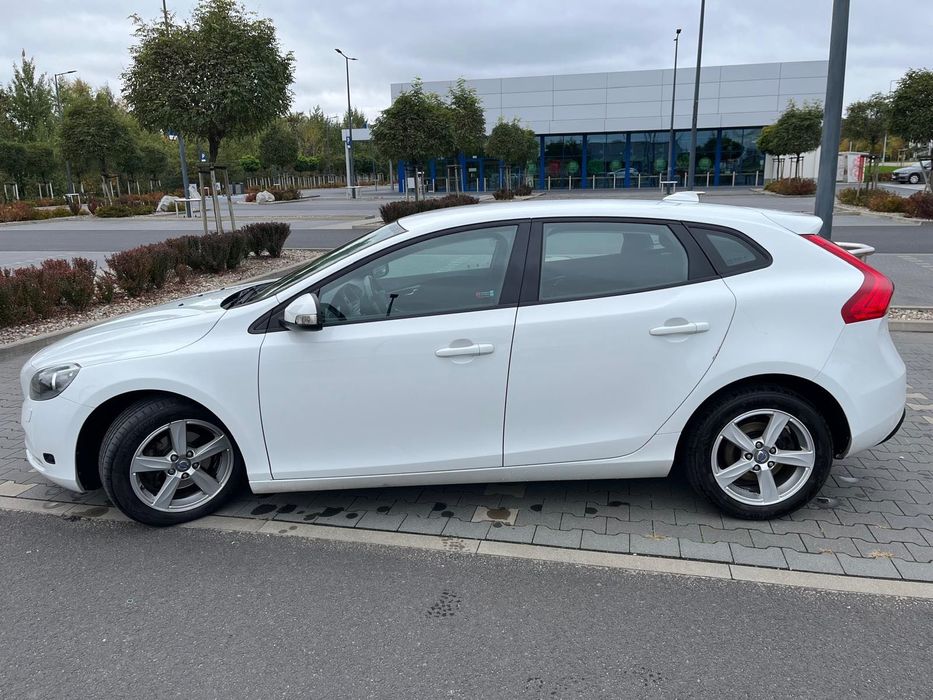 Sprzedam Volvo V40 D2; 1,6D bezwypadkowy