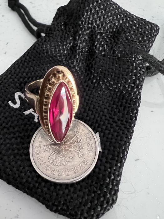 Rytosztuka, piekny złoty pierscionek PRL