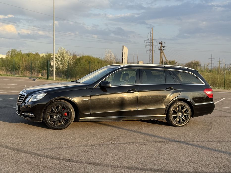 Mercedes-Benz E250 CGI BlueEFFICIENCY W212 2011