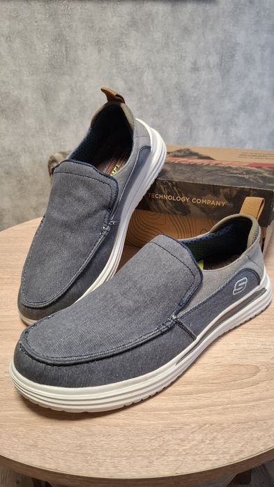 Сліпони Skechers Proven - Renco