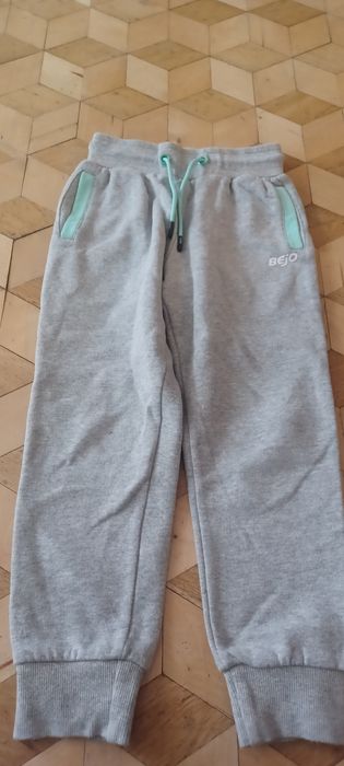 Bluza  i Spodnie dresowe firmy Bejo r. 122 grube