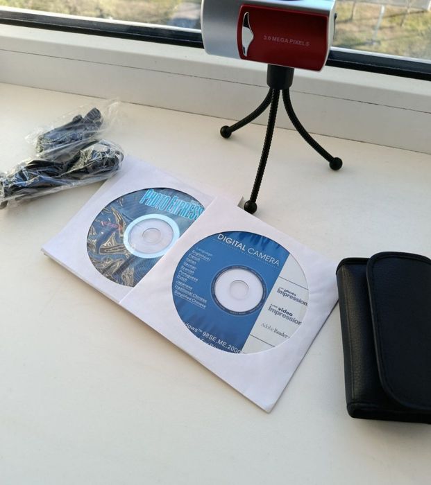 Продам Фотоапарат 3.0 MP Mega Pixels