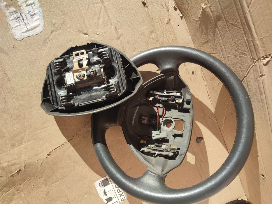 Руль Рено Лагуна 2.