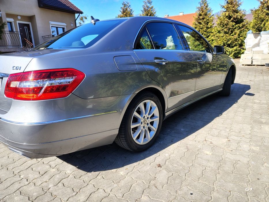 E220 Sedan W212 stan bardzo dobry