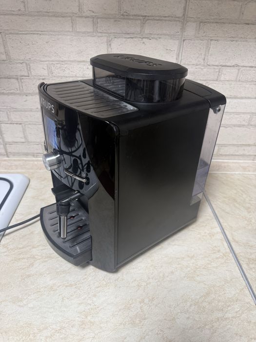 Кавомашина Krups EA82 compact