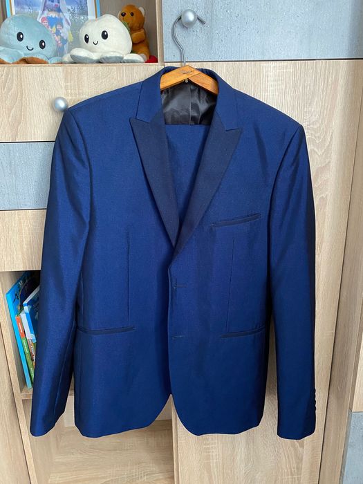 Весільний костюм