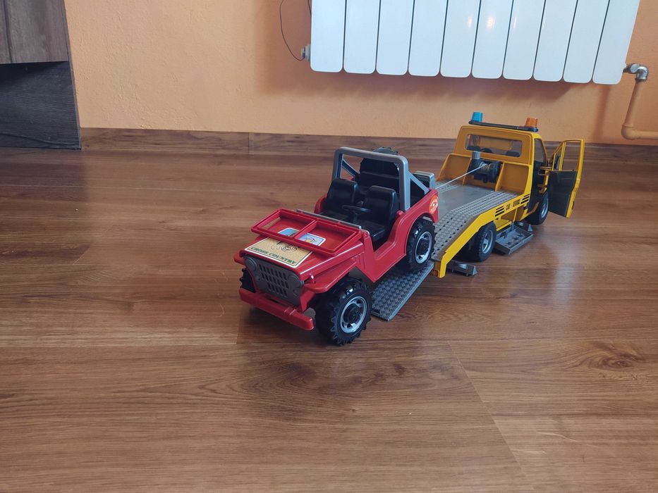 Bruder auto - laweta Mercedes sprinter + JEEP. Na preznt.