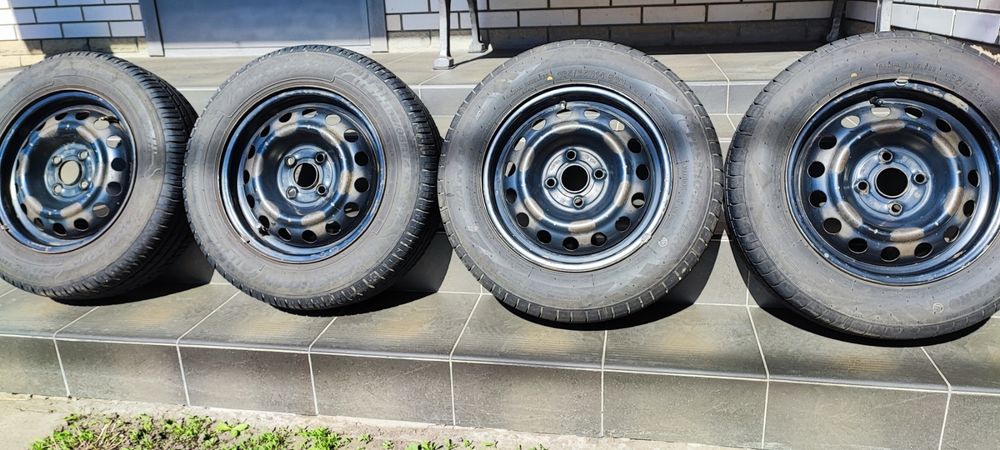 Шини з  оригінальними дисками  R14 4*100