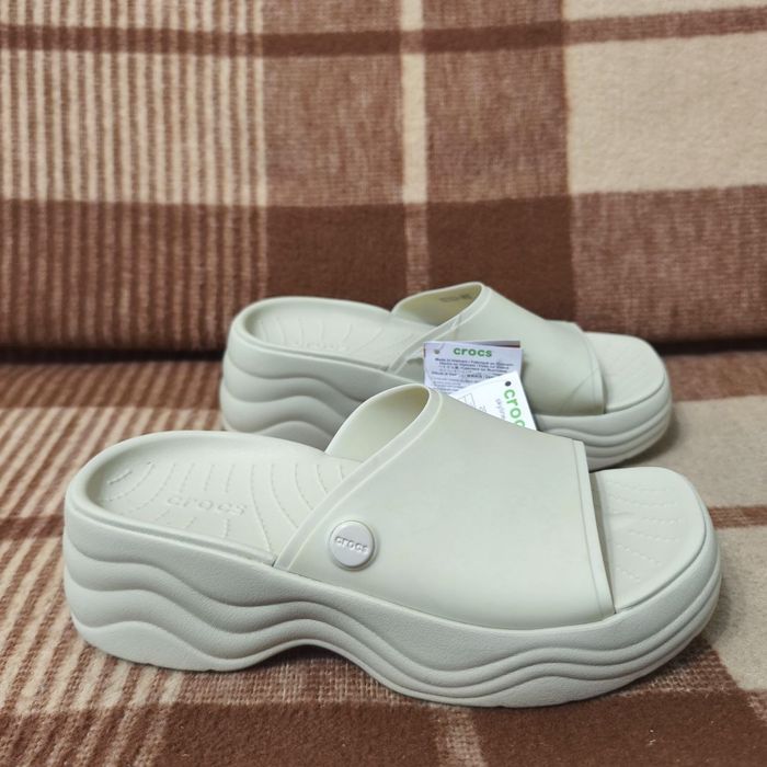 Оригінальні жіночі шльопанці, крокси Crocs  Skyline Slide 35-35.5 р
